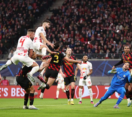 RB Leipzig ngoan cường, Man City rơi chiến thắng trên đất Đức